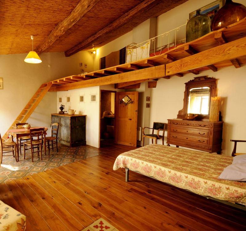 La Vigne Bleue Hotel Olonzac Eksteriør billede